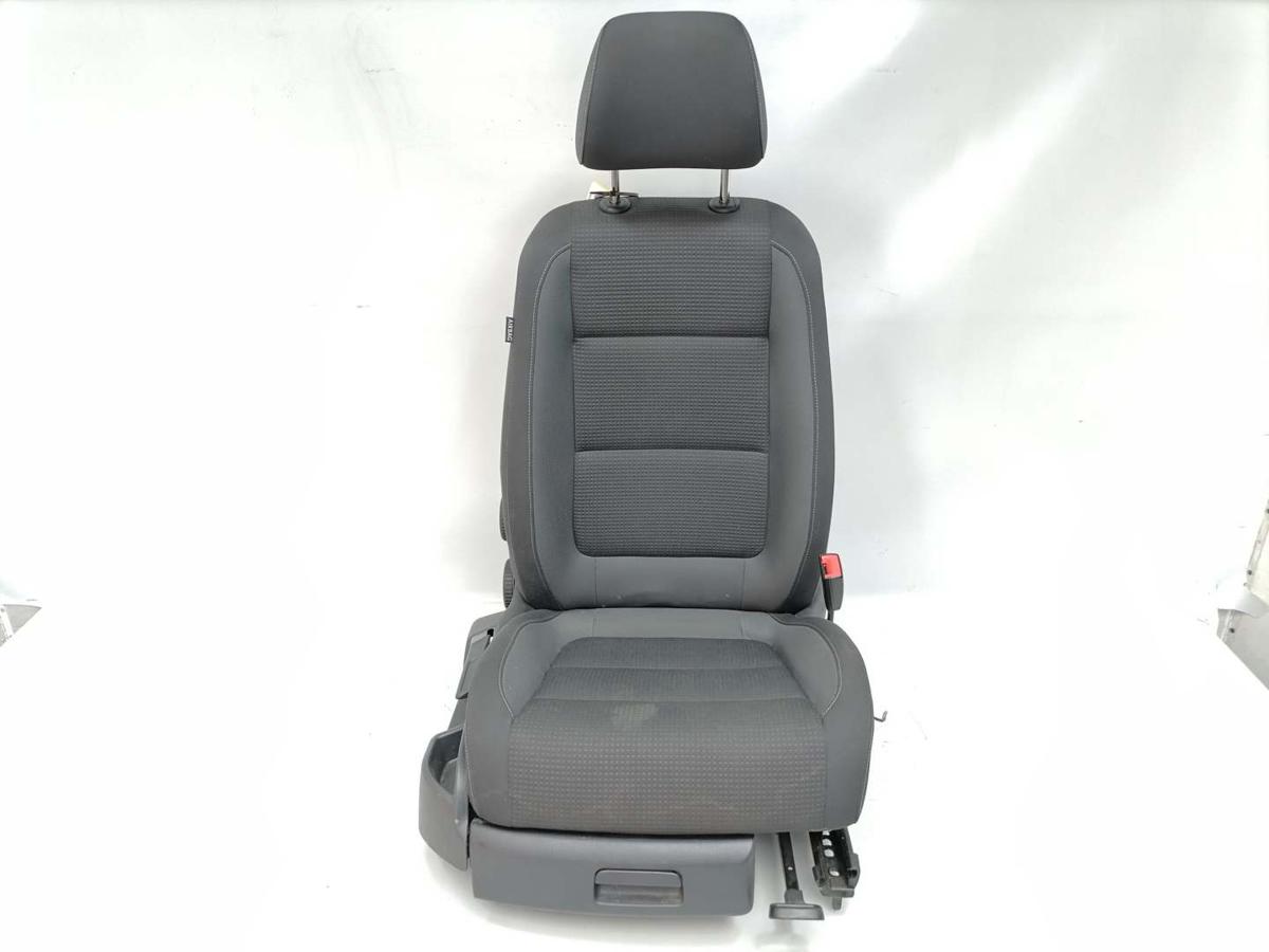 VW Golf Plus original Sitz vorn rechts Stoff dunkelgrau mit Muster Bj.2011